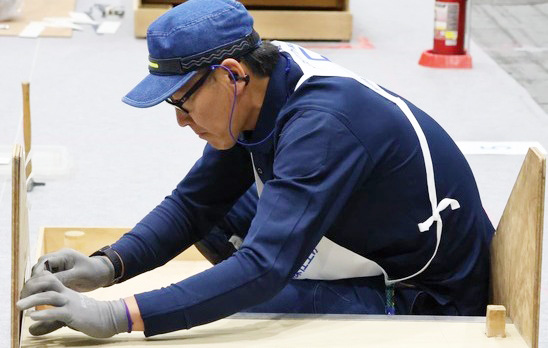 【銅賞】プラスチック床仕上げ職種 齋藤 智也 選手