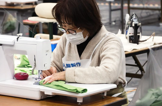 【敢闘賞】婦人服製作職種 髙橋 里子 選手